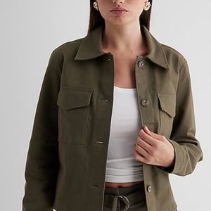Woman’s Express olive green twill cropped shacket medium
